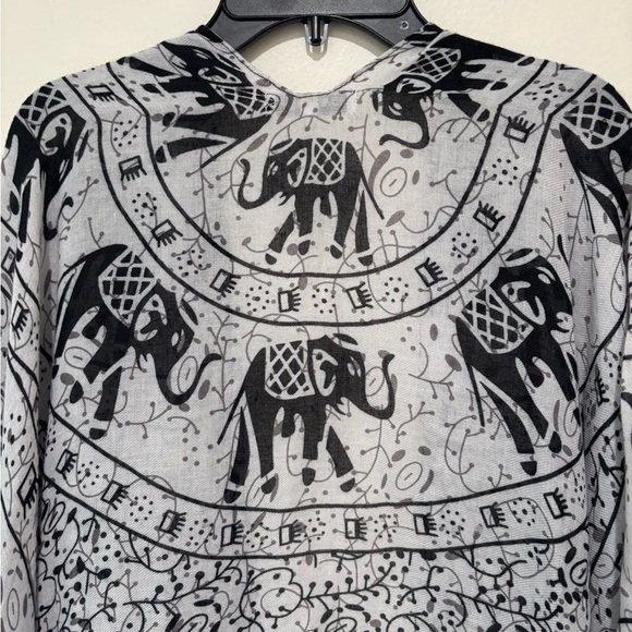 Woven Heart Monochrome Elephant Pattern Kimono size large - Picture 3 of 5